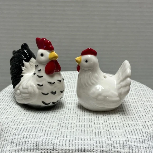 Chicken Salt and Pepper Shakers - Picture 9 of 9